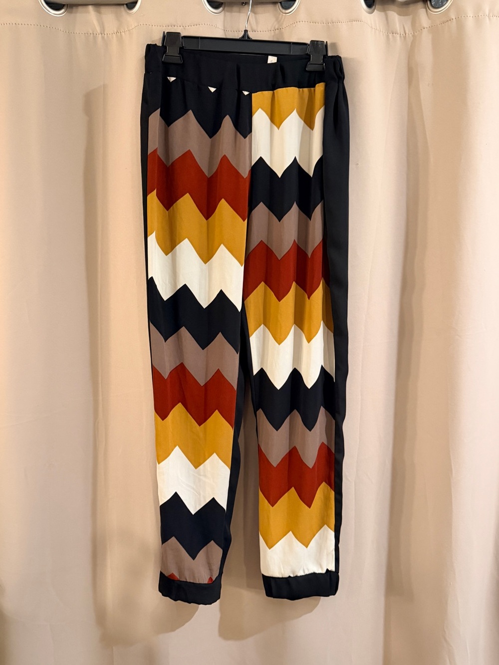 Topia Chevron-Print Joggers in Black, Mustard, Rust, Cream